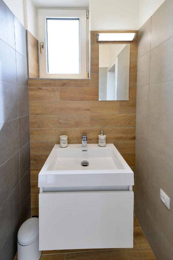 Soho Apartment Pisek  Ngoại thất bức ảnh
