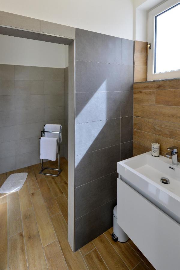 Soho Apartment Pisek  Ngoại thất bức ảnh